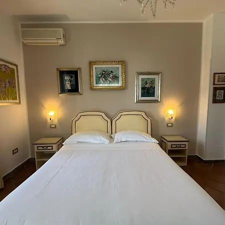 L'elisea Maison De Charme 4*