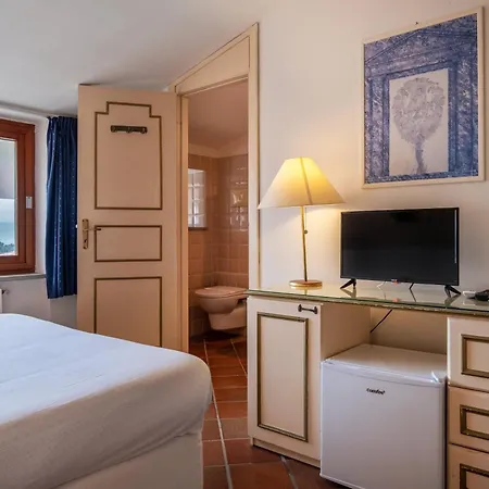 L'elisea Maison De Charme 4*