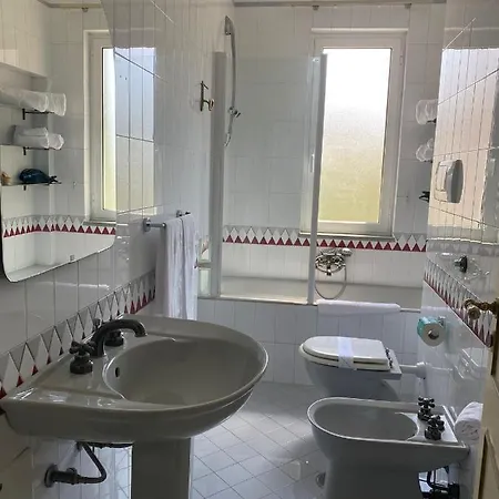 L'elisea Maison De Charme 4*