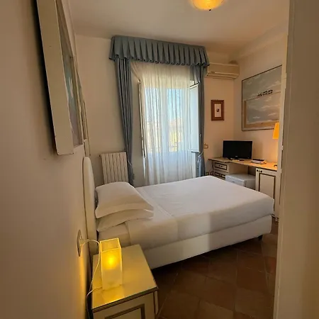 Hotell L'elisea Maison De Charme Castellabate