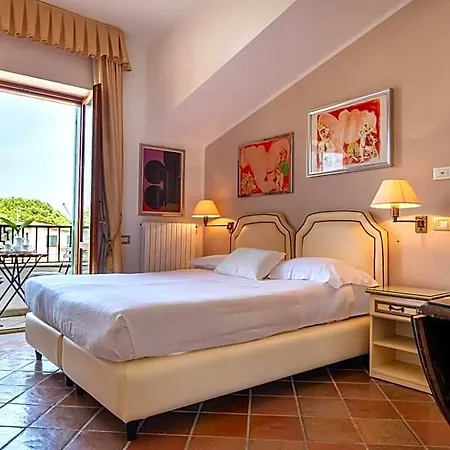 Отель L'elisea Maison De Charme Кастеллабате