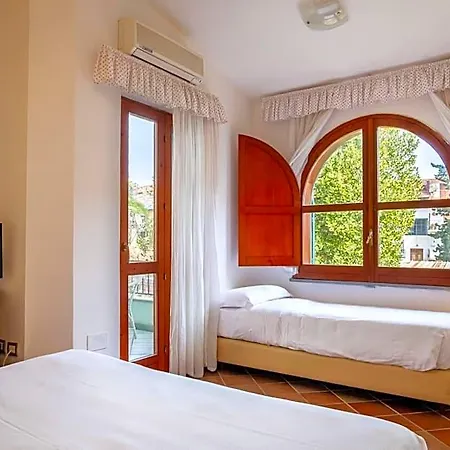 Отель L'elisea Maison De Charme Кастеллабате